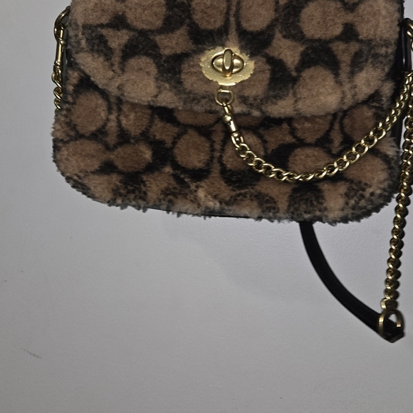 COACH X JENNIFER LOPEZ MARLIE TOP HANDLE SATCHEL IN SIGNATURE SHEARLING - Picture 4 of 4